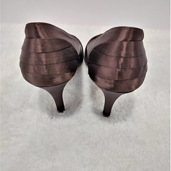 Maripe "Jezebel" Brown Pleated Fabric Heels w/ Bow-Bridal / Formal - Size 6.5 - Picture 2 of 14